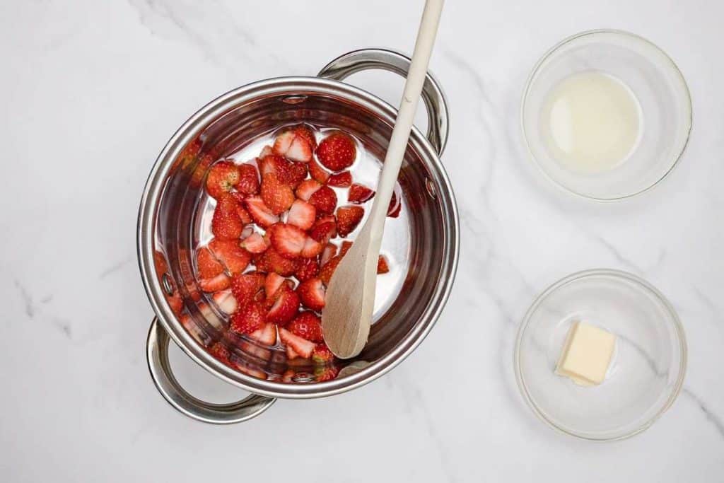 strawberry sauce - add strawberries to pan