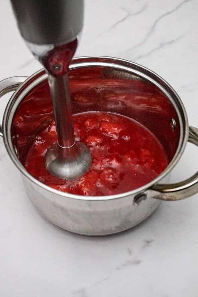 strawberry sauce - blend with immersion blender