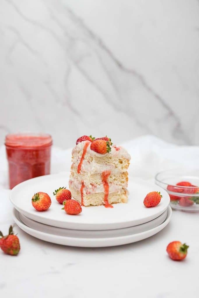 strawberry shortcake cake slice