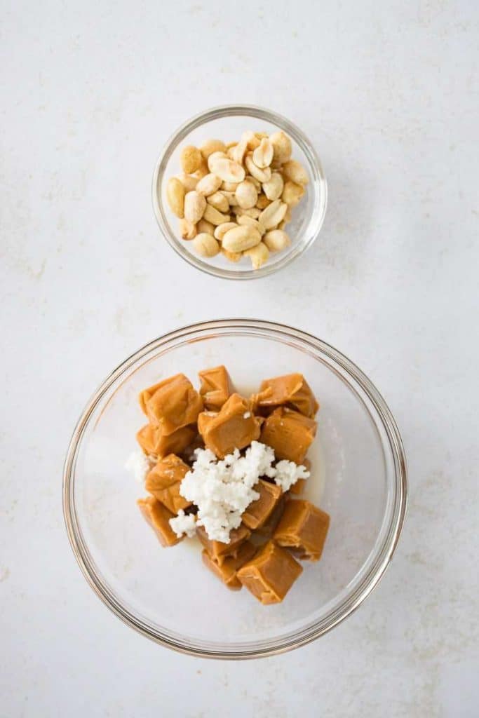 add_coconut_cream_to_caramels