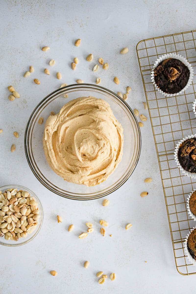 peanut_butter_marshmallow_buttercream_in_bowl