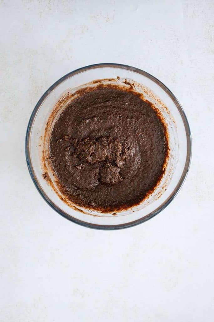 gluten_free_snickers_cupcakes_process_steps_mix_wet_ingredients